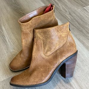 Dolce Vita suede heeled boots , zip back Size 7 US women’s